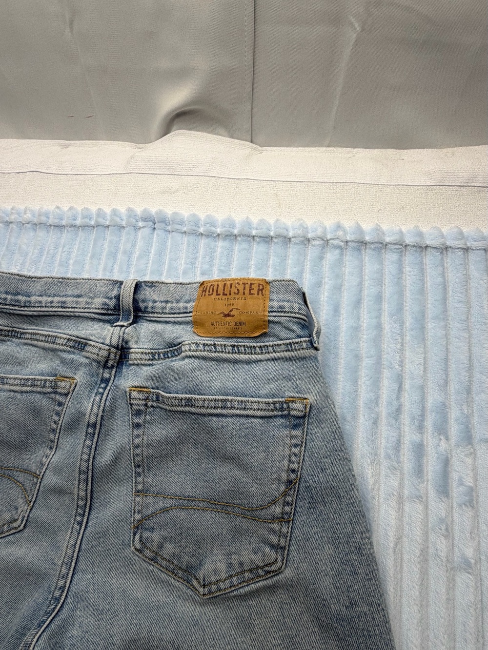 Hollister Light Blue Straight-Leg Jeans - Picture 8 of 10
